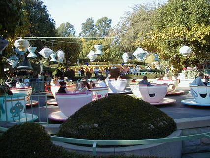Mad Tea Party (teacups) ride<br>Location: <a href="https://www.google.com/maps/search/?api=1&query=33.8134,-117.91822" target="_new">Disneyland</a>